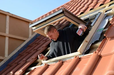 Pose de fenêtres de toit Velux à Donzère